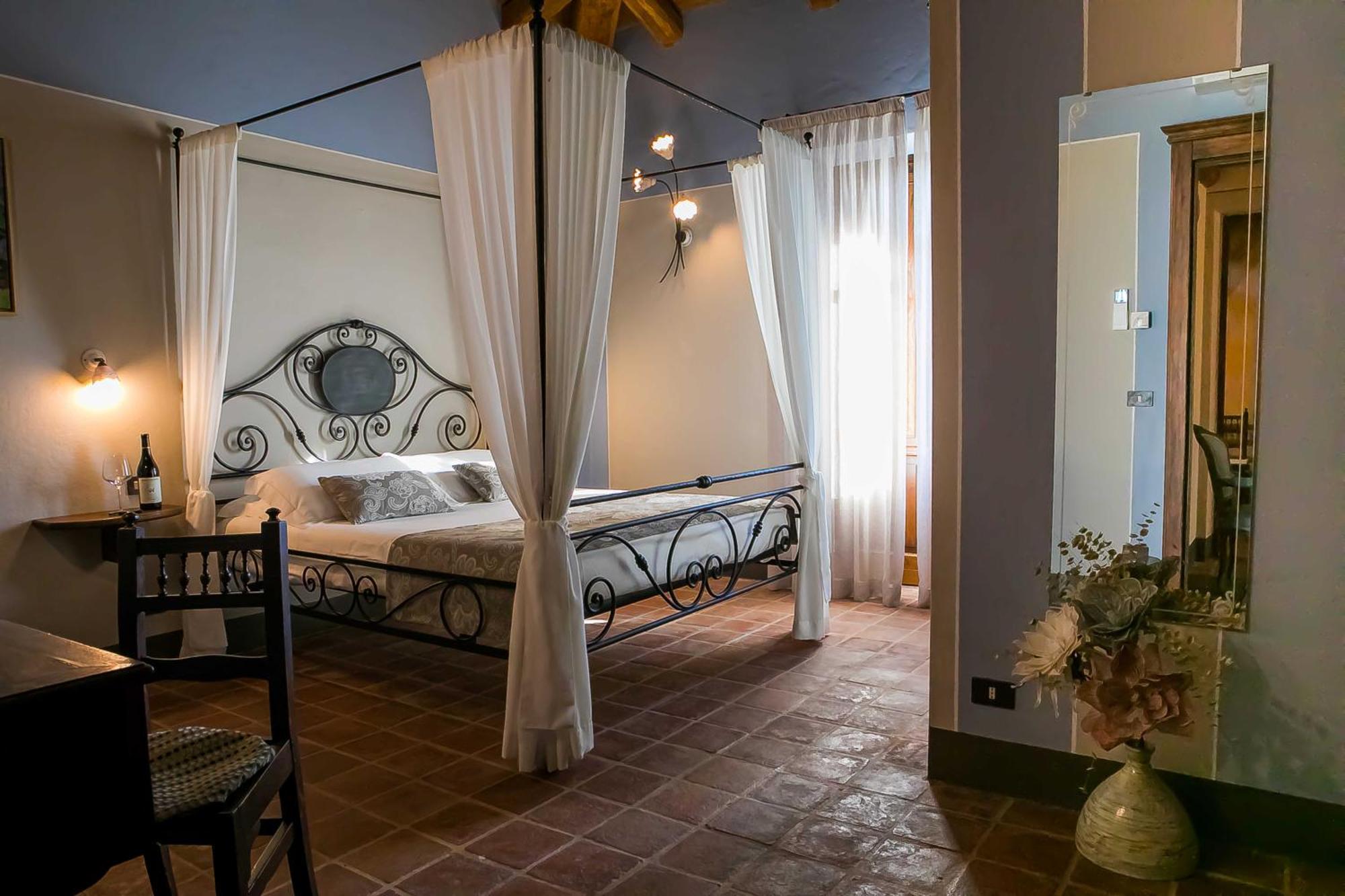 Agriturismo La Torricella Monforte dʼAlba Eksteriør bilde
