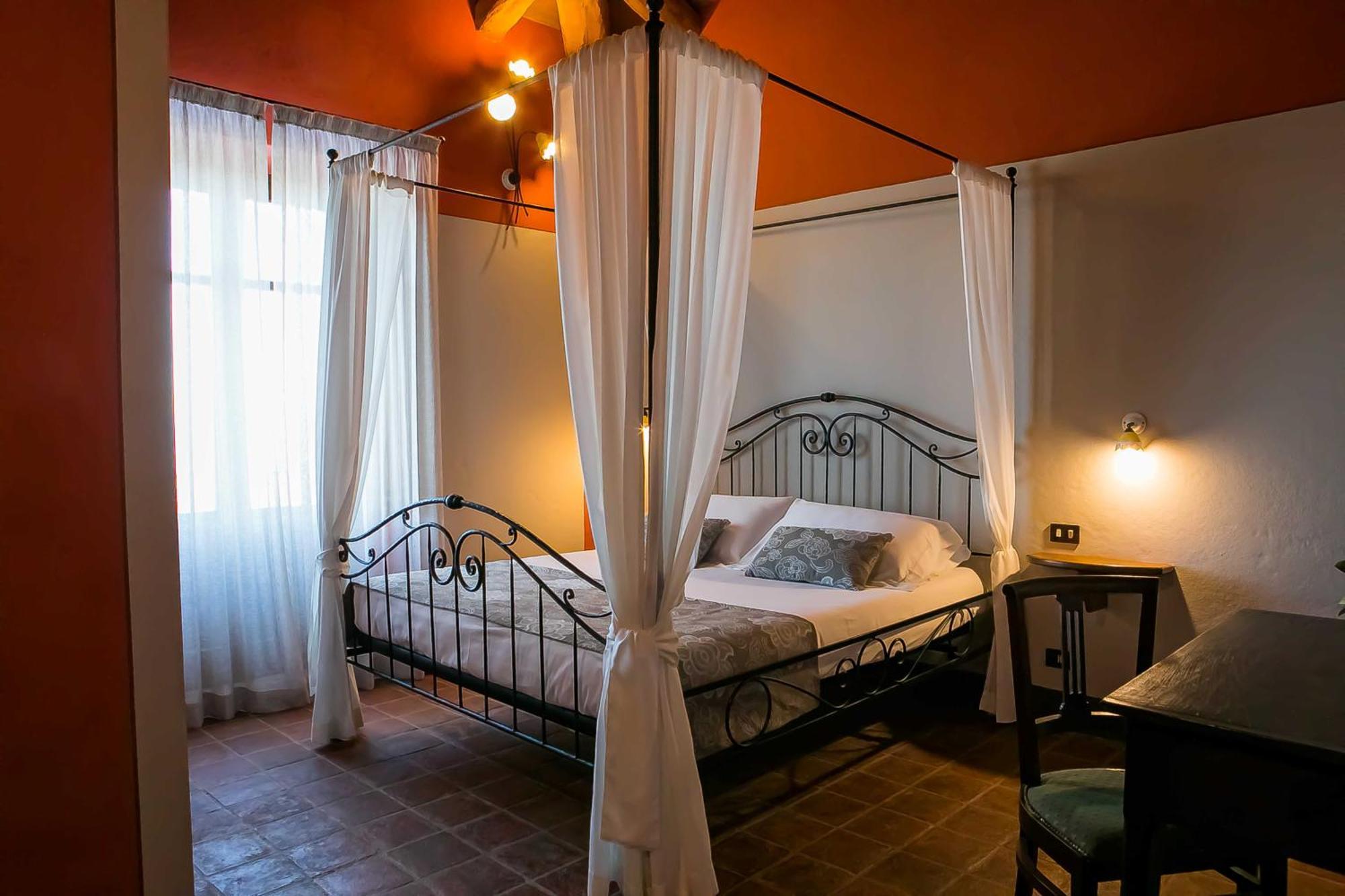 Agriturismo La Torricella Monforte dʼAlba Eksteriør bilde
