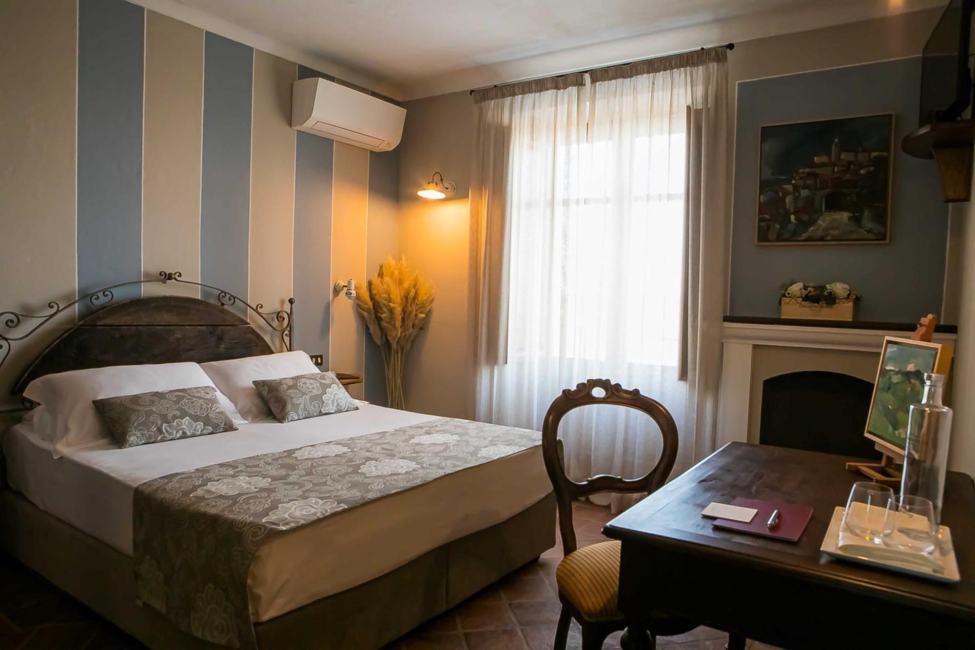 Agriturismo La Torricella Monforte dʼAlba Eksteriør bilde