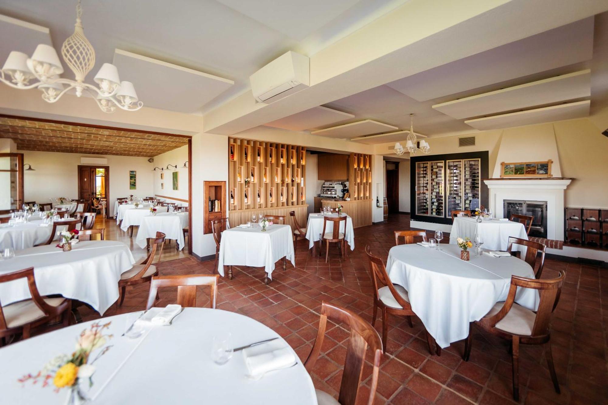 Agriturismo La Torricella Monforte dʼAlba Eksteriør bilde